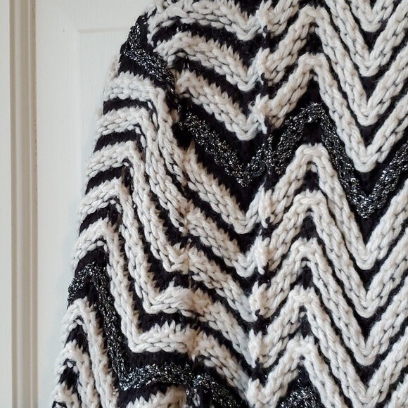 INC LONG LINE BELTED CARDIGAN SWEATER BLACK CREAMY WHITE ZIG ZAG SIZE SMALL - Picture 4 of 10